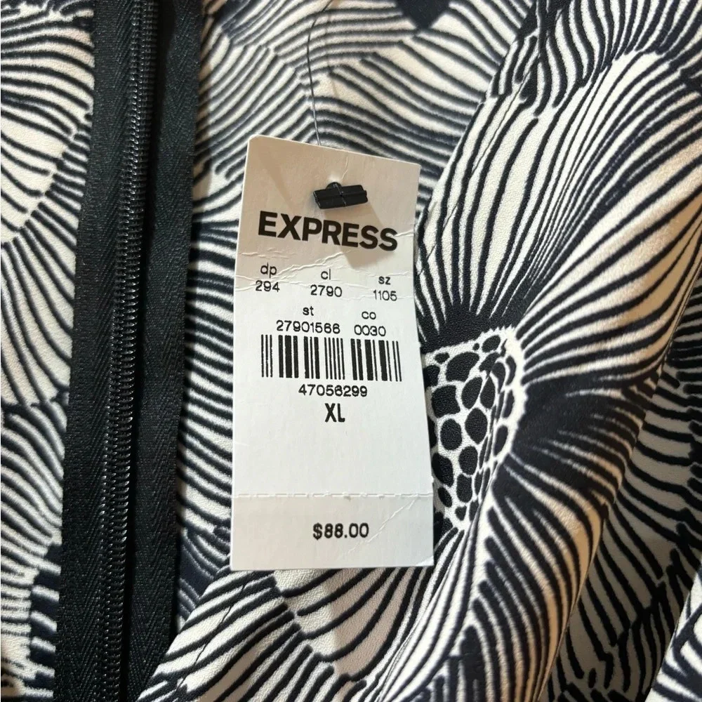 Express NWT Floral Long Sleeve Romper - Picture 2 of 5